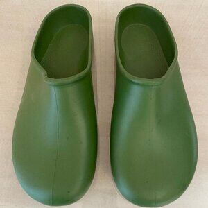 Sloggers Waterproof Clogs Women's Size 7 US GREEN Slip On